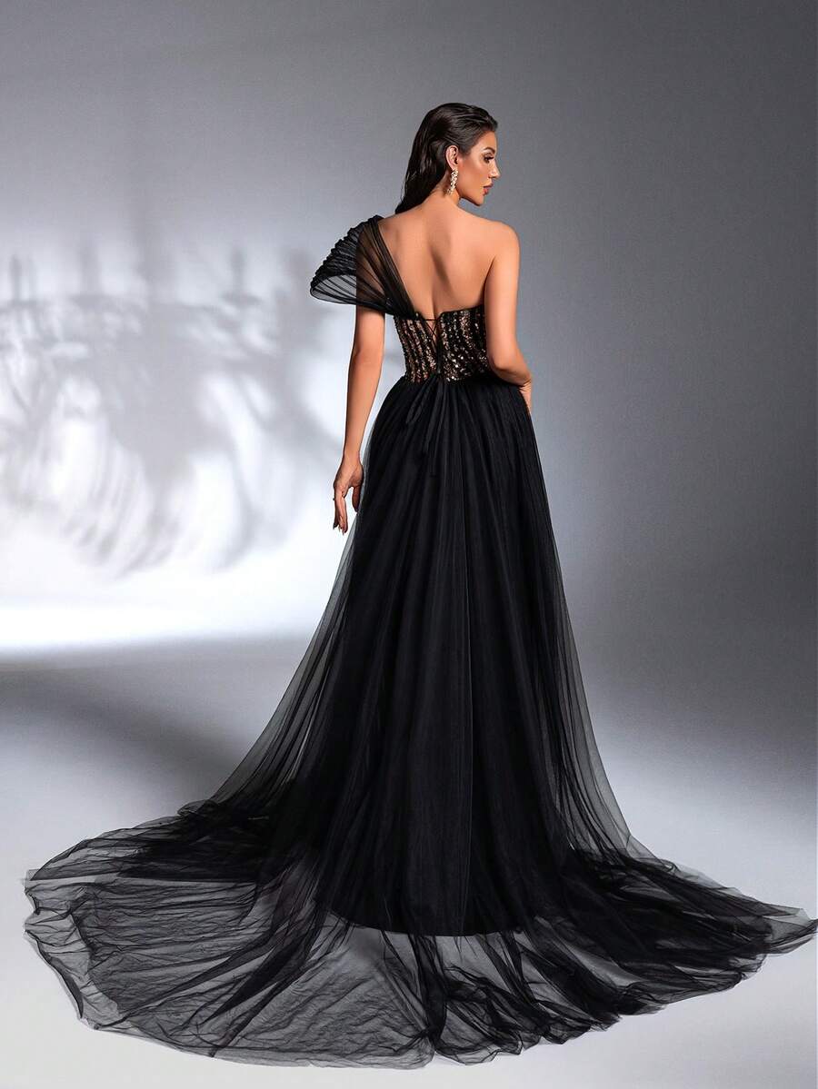 SD3200 Black & Gold Contrast 3D Shoulder Gown