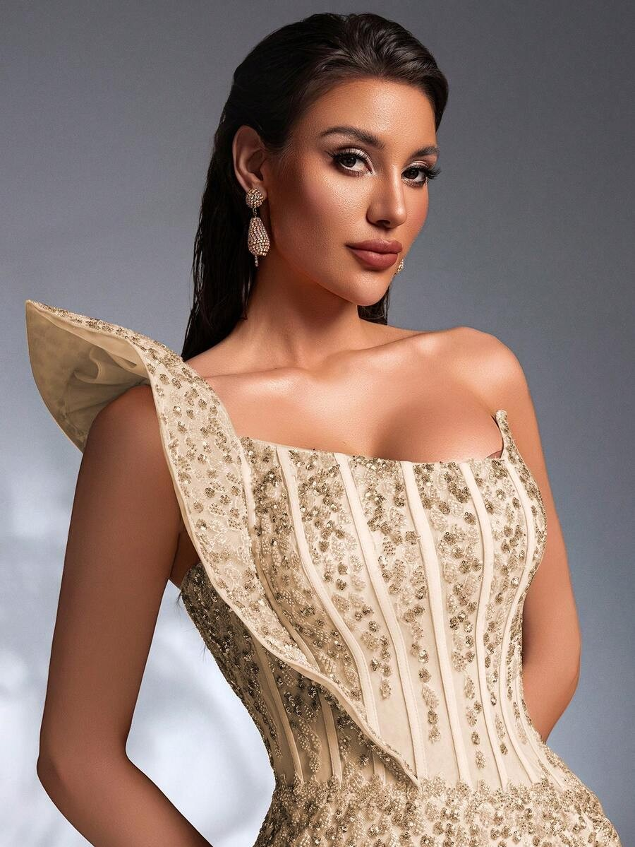 SD3189 Heavy Sequin Exaggerated Shoulder Mermaid Gown