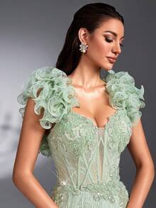 SD3190 Spring Green Handmade Applique Flared Gown